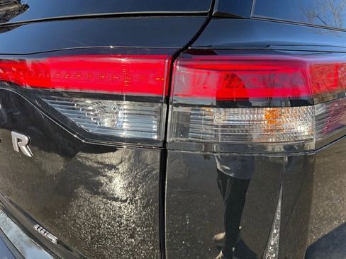 New 2026 Nissan Pathfinder SV image 21