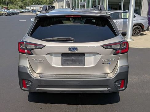 Used 2020 Subaru Outback Premium AWD/4WD image 4