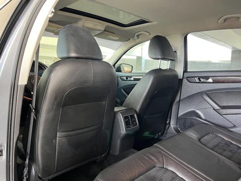 Used 2014 Volkswagen Passat TDI SEL Premium FWD image 16