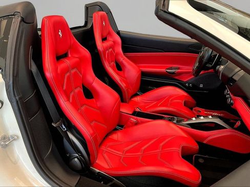Used 2017 Ferrari 488 Spider RWD image 22