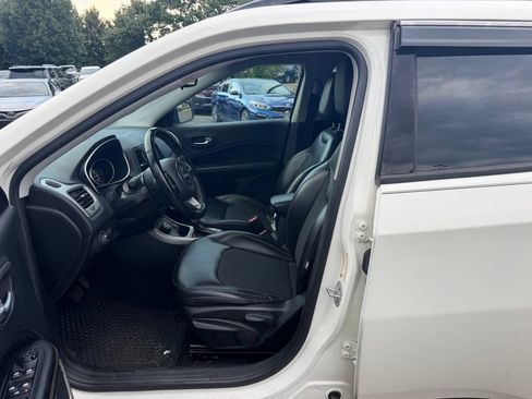 Used 2018 Jeep Compass Latitude w/ Safe & Security Group AWD/4WD image 9