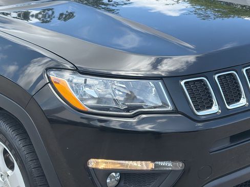 Used 2020 Jeep Compass Latitude FWD image 34