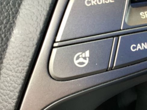 Used 2013 Hyundai Santa Fe Sport image 28