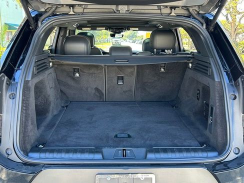 Used 2025 Land Rover Range Rover Sport SE image 45