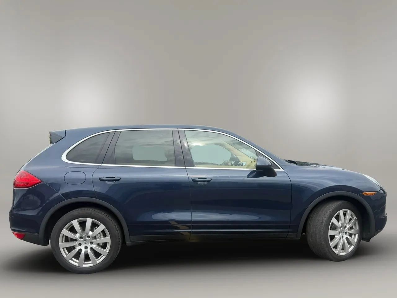 Used 2014 Porsche Cayenne S w/ Comfort Package AWD/4WD image 8