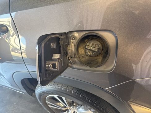 Used 2016 Toyota Highlander XLE image 11