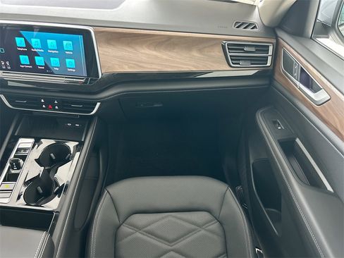 New 2026 Volkswagen Atlas SE image 44