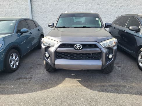Used 2014 Toyota 4Runner SR5 image 2