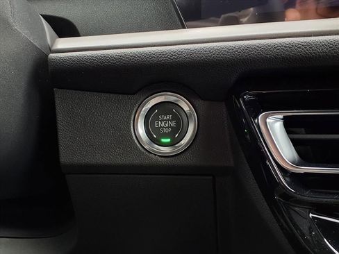 New 2026 Chevrolet Traverse LT w/ Sun and Wheel Package image 3