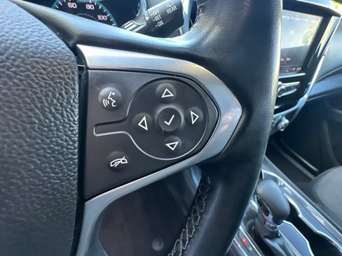 Used 2023 Chevrolet Traverse LT FWD image 25