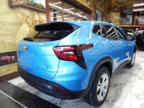 Used 2026 Chevrolet Trax LS image 5