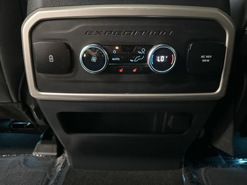 Used 2024 Ford Expedition Limited AWD/4WD image 32