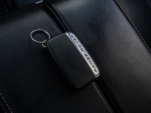 Used 2020 Land Rover Range Rover Velar S AWD/4WD image 31