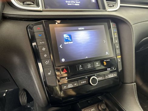 Used 2023 INFINITI QX50 Luxe w/ Accent Package FWD image 19