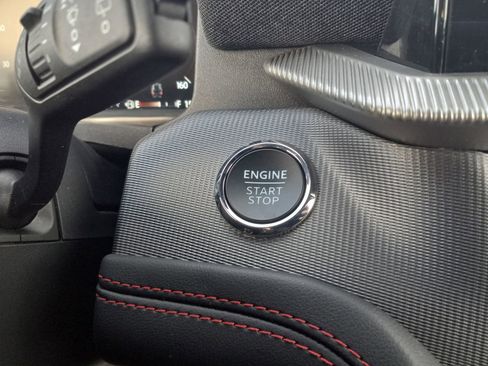 Used 2025 Ford Explorer ST-Line w/ ST-Line Street Pack image 22