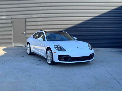 Used 2021 Porsche Panamera image 9