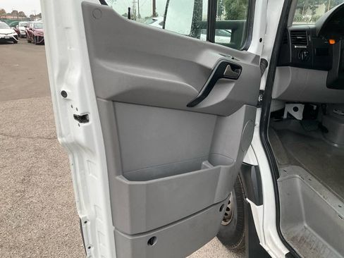 Used 2016 Freightliner Sprinter 3500 image 8