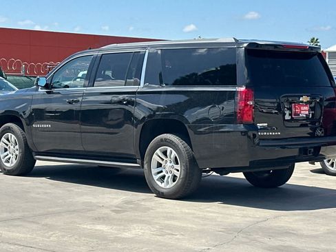 Used 2018 Chevrolet Suburban LT RWD image 7