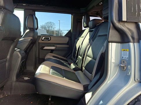 Used 2022 Ford Bronco Wildtrak image 9