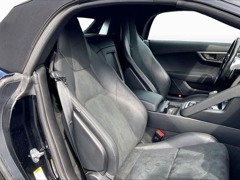Used 2020 Jaguar F-TYPE P300 image 8