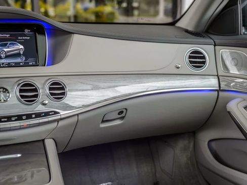 Used 2017 Mercedes-Benz S 550 4MATIC Sedan image 40