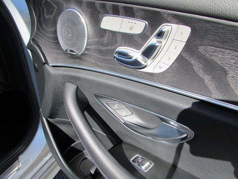 Used 2019 Mercedes-Benz E 300 image 33