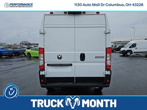New 2025 RAM ProMaster 2500 w/ Quick Order Package 22G SLT image 5