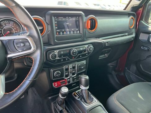Used 2021 Jeep Gladiator Mojave AWD/4WD image 32