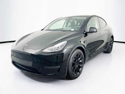Used 2021 Tesla Model Y Long Range AWD/4WD image 3