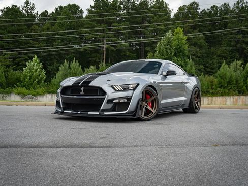 Used 2020 Ford Mustang Shelby GT500 w/ Technology Package RWD image 1