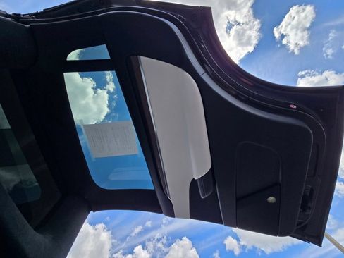 Used 2022 Tesla Model X AWD/4WD image 47