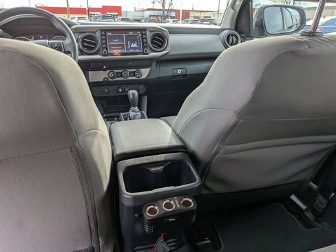 Used 2020 Toyota Tacoma SR5 image 13