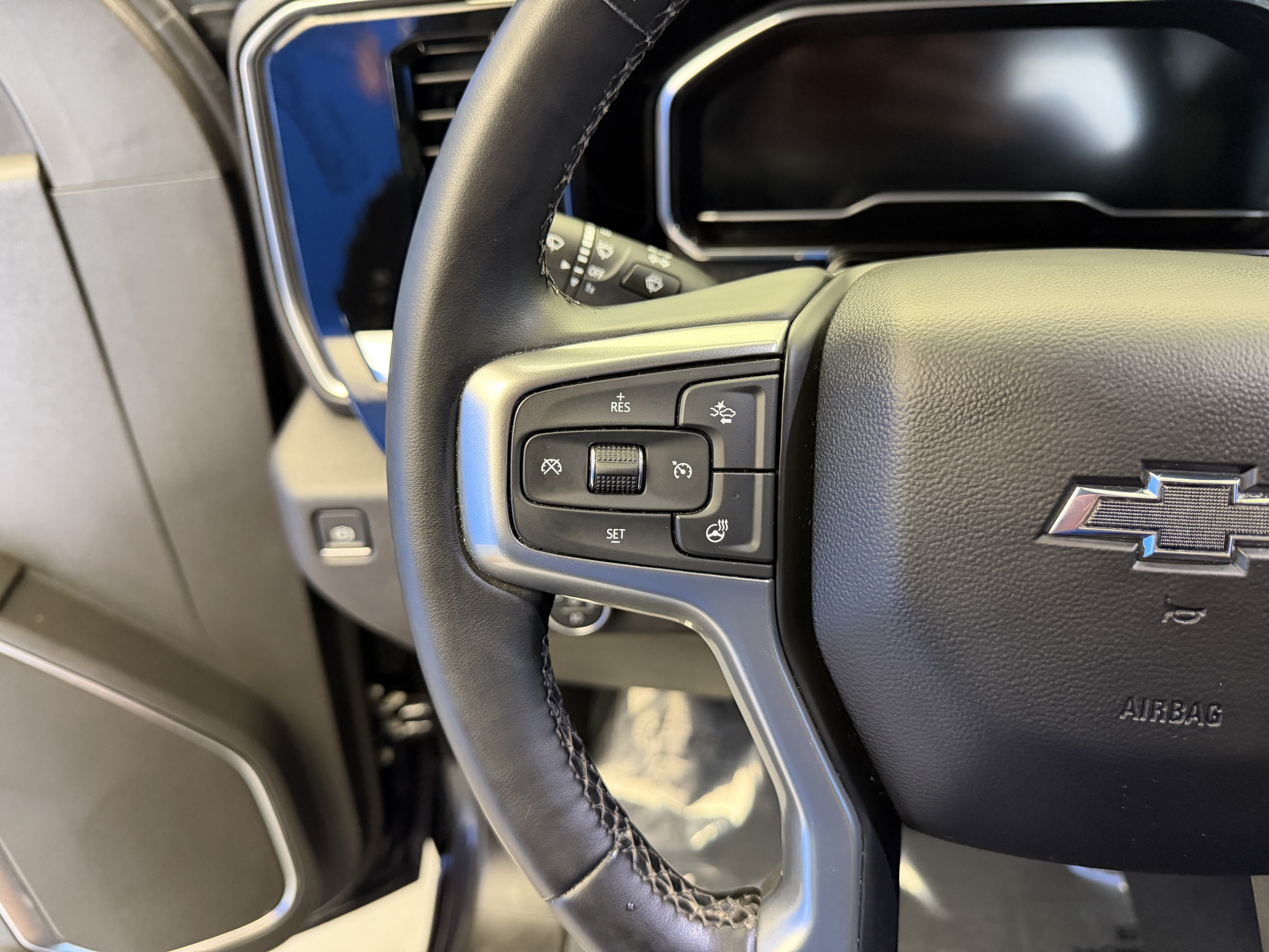 Used 2023 Chevrolet Silverado 1500 RST AWD/4WD image 17