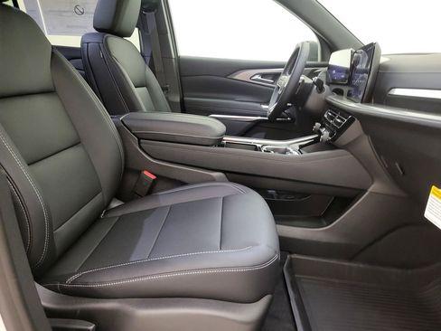New 2026 Chevrolet Traverse LT w/ Driver Confidence Package FWD image 34
