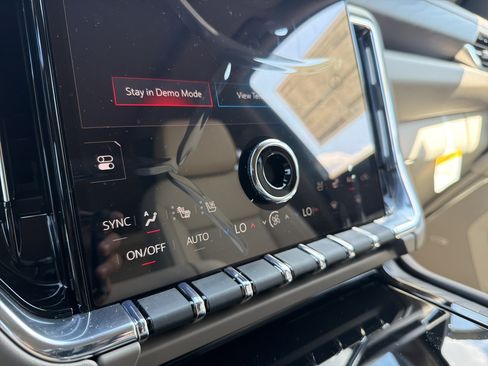 New 2026 GMC Yukon XL Denali w/ Advanced Technology Package AWD/4WD image 27