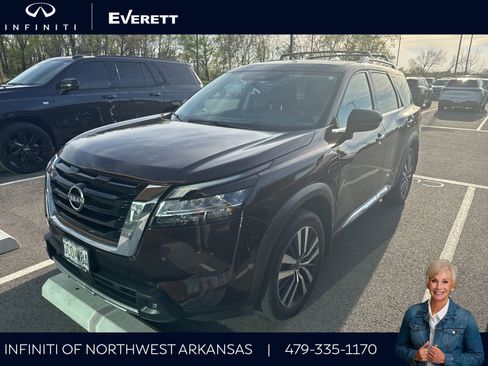 Used 2022 Nissan Pathfinder Platinum w/ Cargo Package image 1