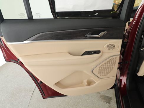 New 2026 Jeep Grand Cherokee L Limited image 11