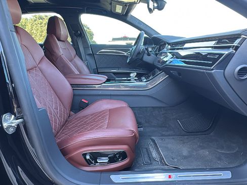 Used 2025 Audi S8 image 28