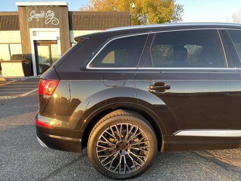 Used 2017 Audi Q7 3.0T Premium Plus image 4