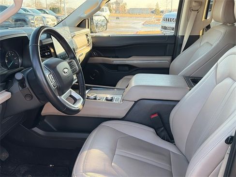 Used 2024 Ford Expedition Limited image 18