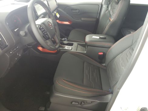 New 2026 Nissan Frontier PRO-4X w/ Pro-4x Convenience Package image 11