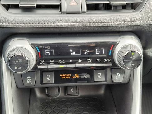 Used 2021 Toyota RAV4 XLE w/ Convenience Package image 20