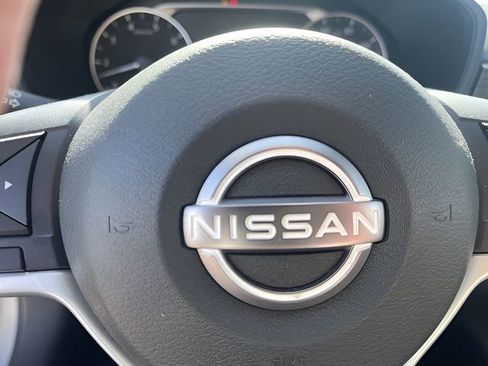 Used 2025 Nissan Altima 2.5 SV image 18