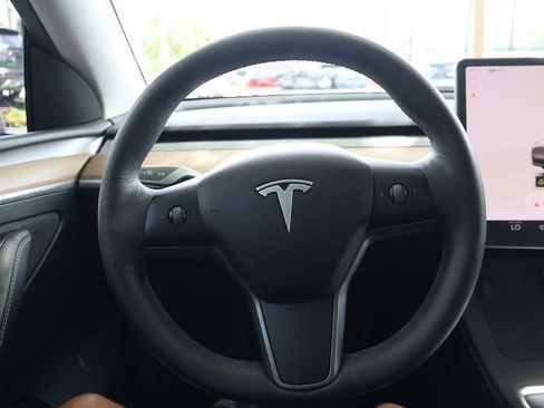 Used 2023 Tesla Model Y Long Range AWD/4WD image 36
