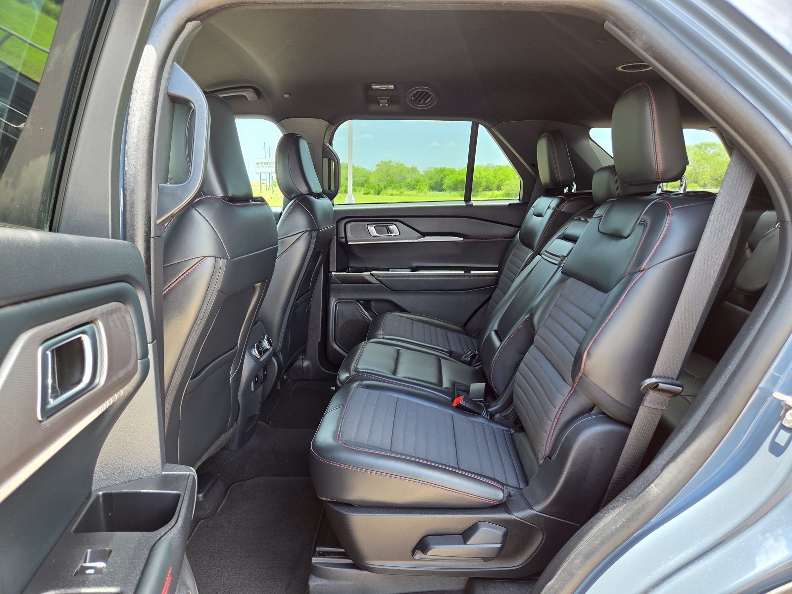 Used 2025 Ford Explorer ST-Line RWD image 14