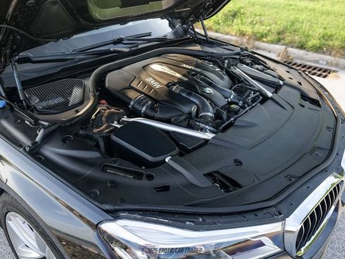 Used 2019 BMW 750i xDrive w/ Executive Package AWD/4WD image 22