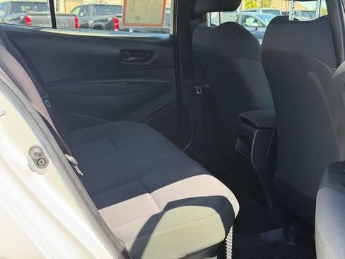 Used 2022 Toyota Corolla LE FWD image 17