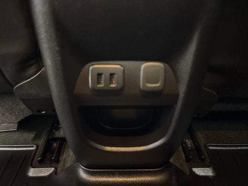 Used 2018 Chevrolet Colorado LT w/ LT Convenience Package AWD/4WD image 34