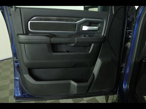 Used 2024 RAM 2500 Big Horn w/ Night Edition AWD/4WD image 20