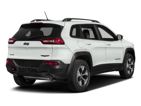 Used 2018 Jeep Cherokee Trailhawk w/ Cold Weather Group AWD/4WD image 5